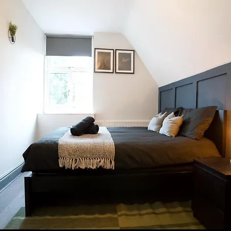 The Cosy In Moseley Apartment *